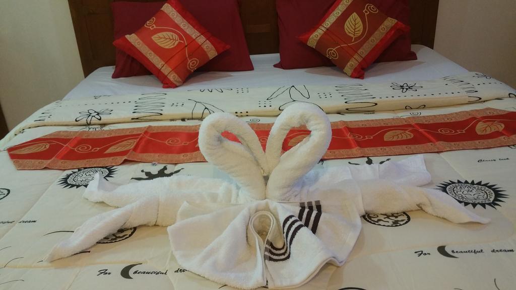 Sunshine Guesthouse Patong Luaran gambar