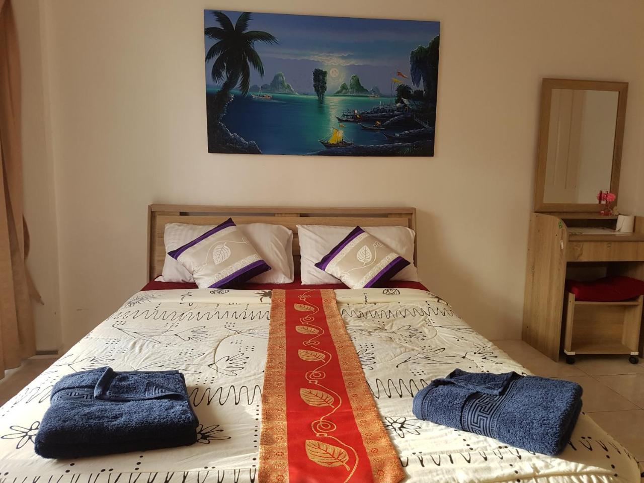 Sunshine Guesthouse Patong Luaran gambar