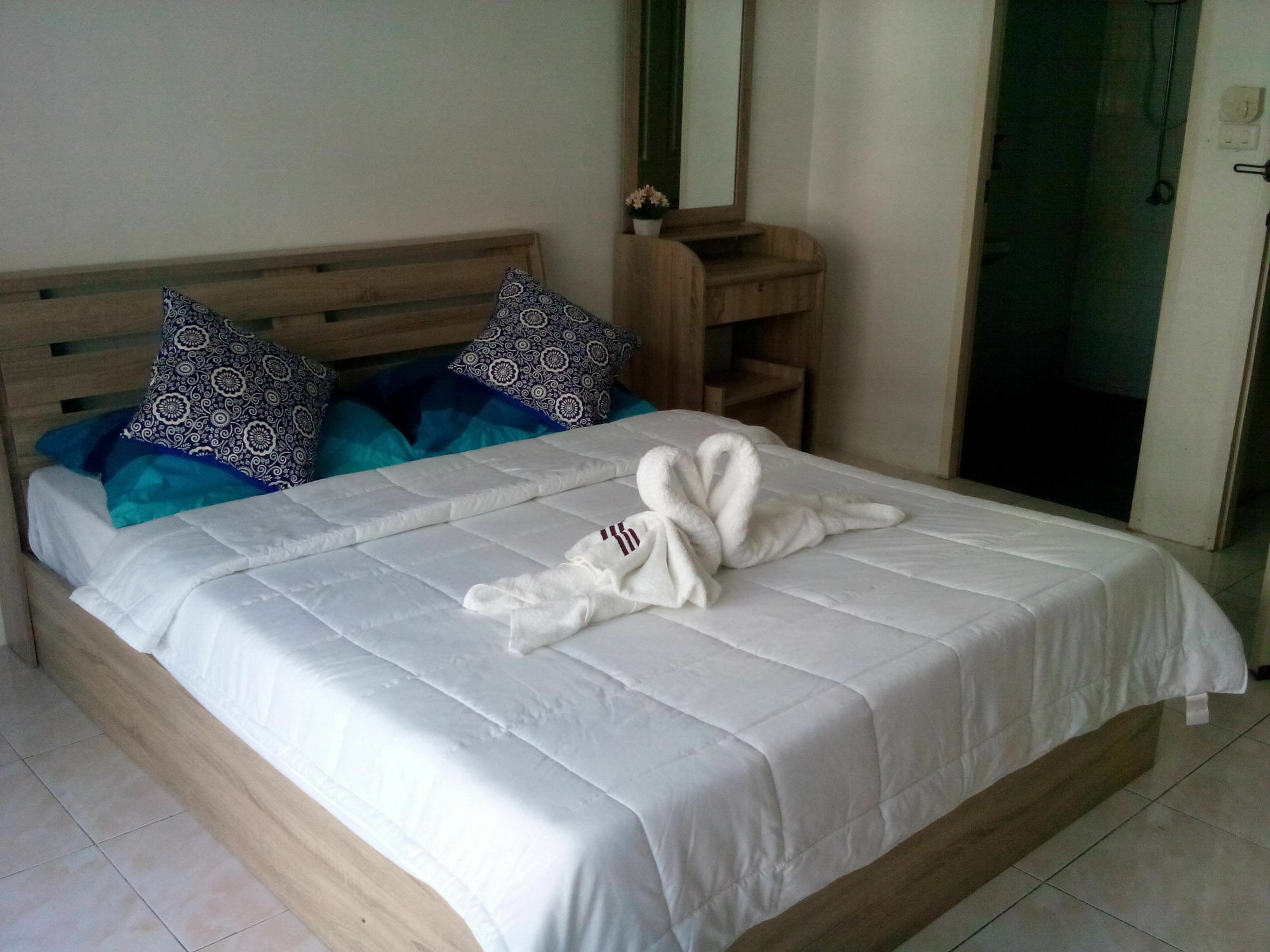 Sunshine Guesthouse Patong Luaran gambar