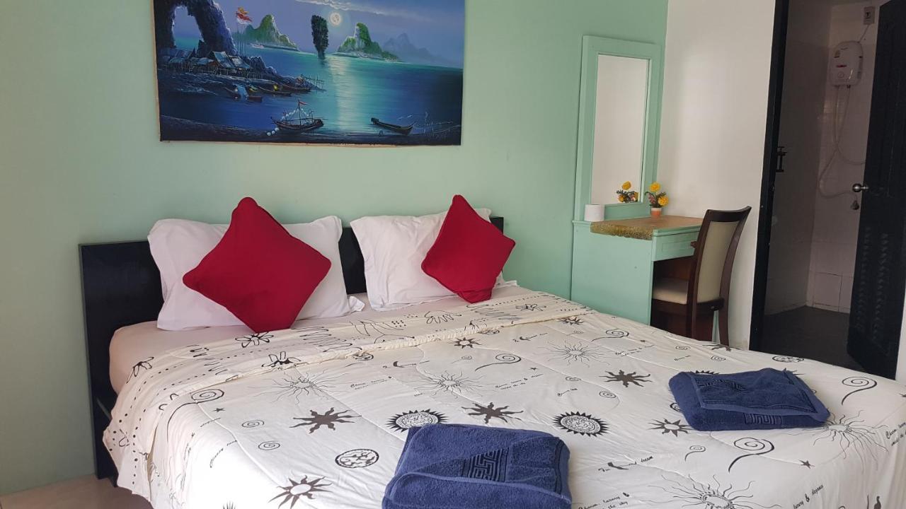 Sunshine Guesthouse Patong Luaran gambar
